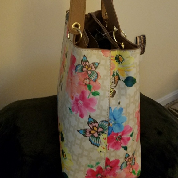 Bueno Purse - Picture 4 of 6